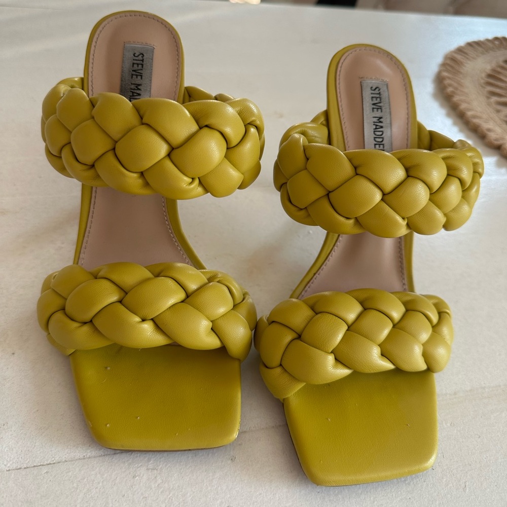 Mustard yellow Steve Madden heels